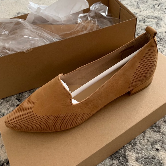 Anthropologie pointed toe flats - Picture 2 of 5